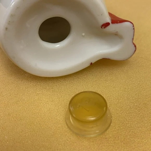 Snow-Couple Salt & Pepper Shakers - Picture 4 of 10